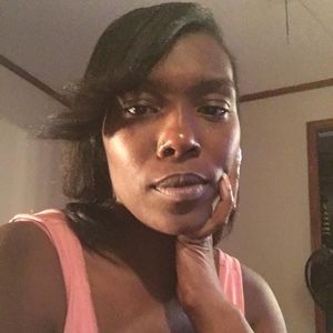 Meet your Posher, Shenavia